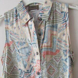 Women Sleevless shirt by Roper 100% Rayon feels soft and silky